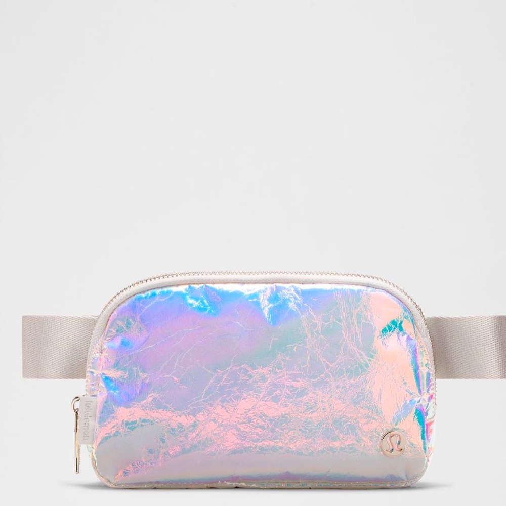 NWT Lululemon Everywhere Belt Bag 1L in Iridescent Silver